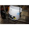 Image 1 : TWO HEATED PET BOWLS