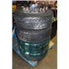 Image 1 : SET OF FOUR CHROME 6 BOLT FORD F150 RIMS WITH CAPS AND TIRES
