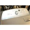 Image 3 : WHIRLPOOL CABRIO CHROME WASHER AND DRYER SET
