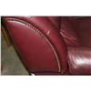 Image 3 : STUDDED BURGUNDY RECLINER