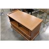 Image 2 : OAK ENTERTAINMENT STAND
