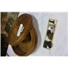 Image 1 : TRAY OF JADE JEWELLRY AND WICKER BASKET