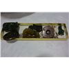 Image 2 : TRAY OF JADE JEWELLRY AND WICKER BASKET