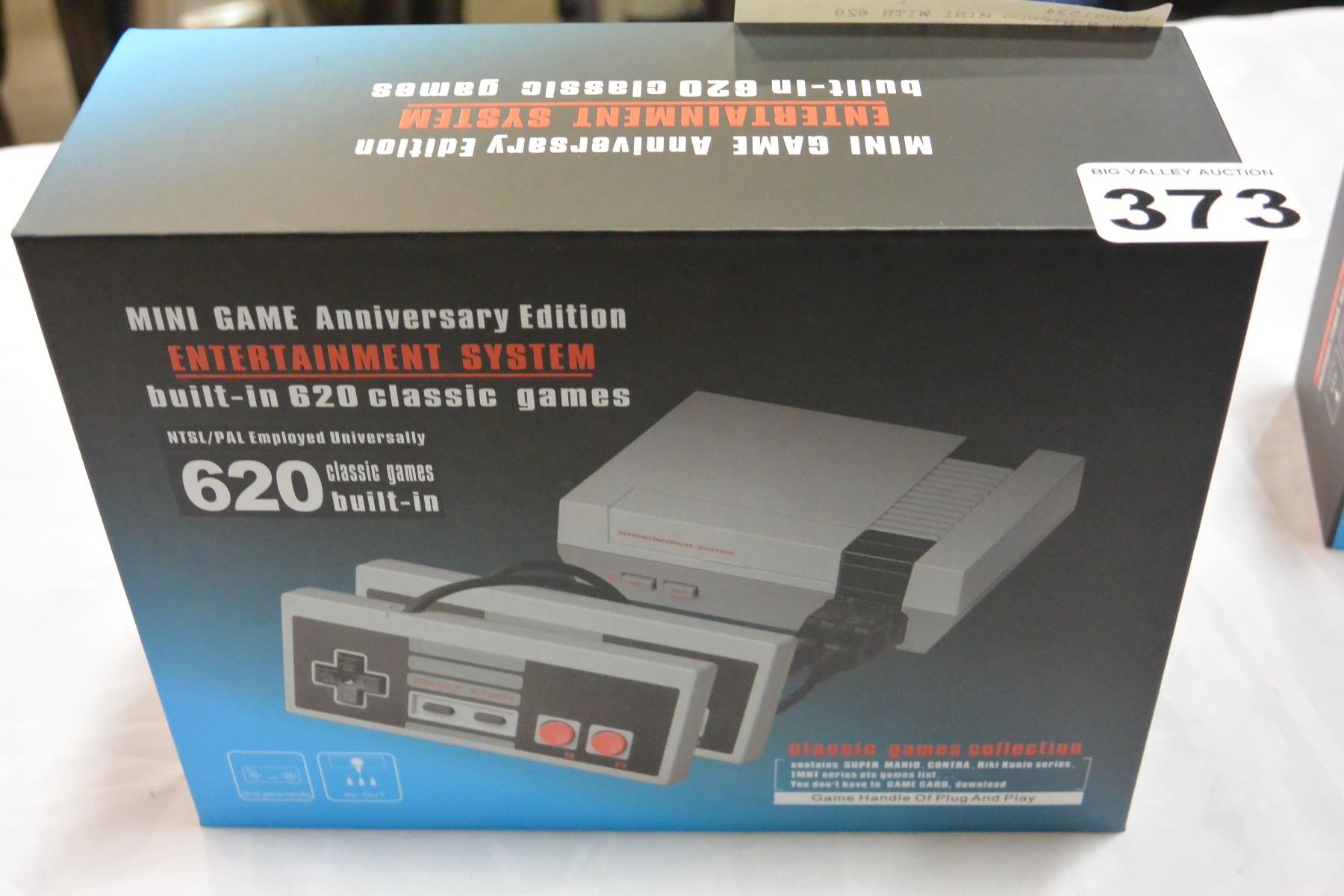 NEW NINTENDO MINI WITH 620 BUILT IN GAMES WITH 2 CONTROLLERS