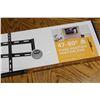Image 2 : NEW OVERSTOCK INSIGNIA 47 TO 80 INCH FIXED POSITION TV WALL MOUNT