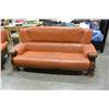 Image 2 : WOOD FRAMED LEATHER SOFA AND LOVESEAT