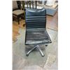 Image 1 : ROLLING BLACK MODERN GAS LIFT OFFICE CHAIR