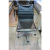 Image 1 : ROLLING BLACK MODERN GAS LIFT OFFICE CHAIR