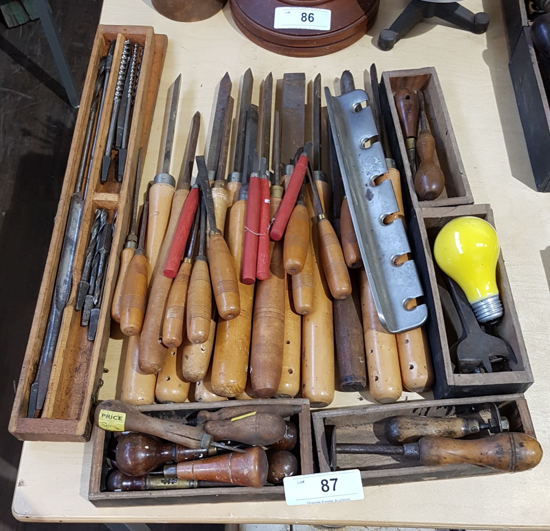 DRILL BITS, WOOD CHISELS & LATHE TOOLS