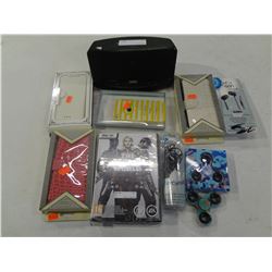 4 Iphone Cases, Ipod Dock