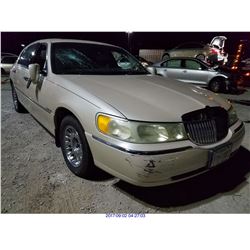 1999 - LINCOLN TOWN CAR
