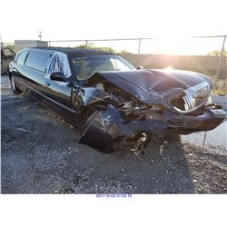 2003 - LINCOLN TOWN CAR