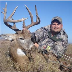 Guaranteed Iowa or Missouri Semi-Guided on Private farms Whitetail Hunt Free Ranging Whitetails