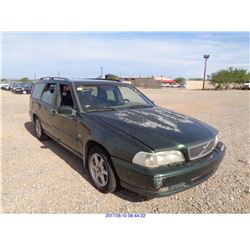 2000 - VOLVO V70