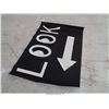 Image 4 : PAVEMENT MARKERS / SIGNS