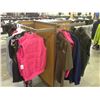 Image 2 : MOBILE RETAIL CLOTHING DISPLAY RACK, APPROX. 3' X 3', SQUARE