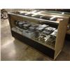 Image 2 : 6' GLASS RETAIL DISPLAY COUNTER, WITH INTEGRATED POWER ROUTING