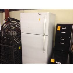 ELECTROLUX FRIDGE/FREEZER COMBO