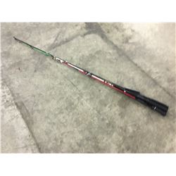 GROUP OF 5 ASSORTED FISHING RODS OF VARIOUS LENGTHS AND TYPES
