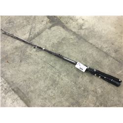 GROUP OF 5 ASSORTED FISHING RODS OF VARIOUS LENGTHS AND TYPES