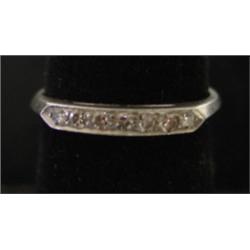 LADIES' WEDDING BAND WITH DIAMONDS
