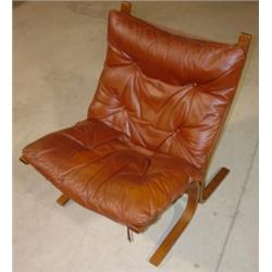 CONTEMP. BENT WOOD SITTING CHAIR