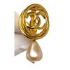 Image 3 : Chanel Gold CC Logo Faux Pearl Drop Clip On Earrings