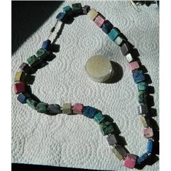 NECKLACE - ASSORTED AGATE BLOCK NECKLACE - 10 X 10 X 12mm & 15 x 15 x 6mm BLOCKS - 24" LONG WITH SCR