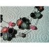 Image 2 : NECKLACE - FLOATING GEMSTONES - FLOWERS