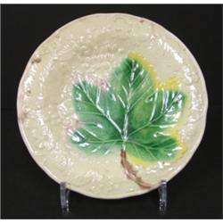 MAJOLICA LEAF PATTERN PLATE