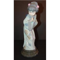 LLADRO STATUETTE OF ASIAN FEMALE