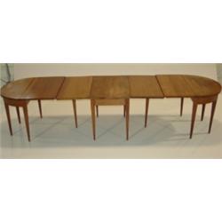 MINIATURE MAHOGANY HEPPLEWHITE BANQUET TABLE
