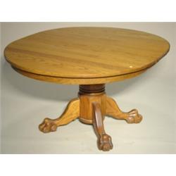 ROUND OAK DINING TABLE