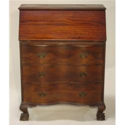 MAHOGANY CHIPPENDALE STYLE SLANT-FRONT DESK