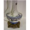 Image 4 : ORNATE CHINA STEMMED TABLE LAMP