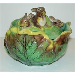 MAJOLICA COVERED LETTUCE FORM BOWL W/RABBIT DEC.