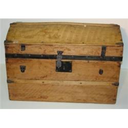 SALISBURY, MARYLAND DEPT. STORE TRUNK