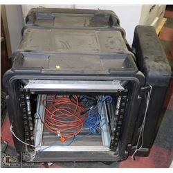 HEAVY DUTY HARDCASE W/ CASTORS & INTERNAL RACK FOR
