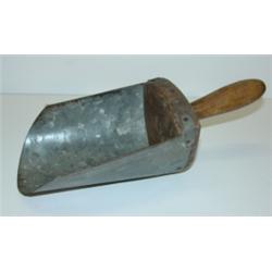 PRIMITIVE FEED SCOOP