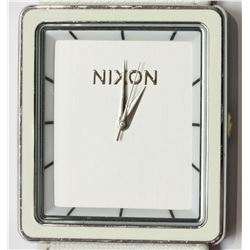 NIXON PRETTY AS A PICTURE THE PORTRAIT WATCH.