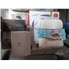 Image 1 : CURVED SPA PILLOW/GLASS LUXURY SCALE/HEATED CAR CUSHION/FUZZ REMOVER/HYDRO SOUND DANCING SPEAKERS/ST