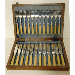 SILVERPLATE FISH FLATWARE SET W/OAK CASE