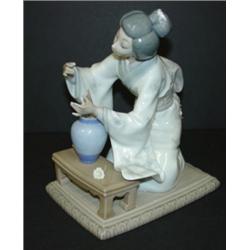 LLADRO FIGURINE OF ORIENTAL LADY