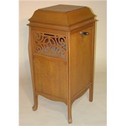 OAK SILVERTONE PHONOGRAPH