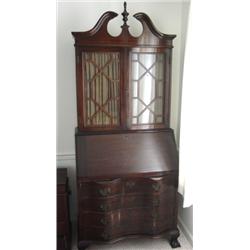 MAHOGANY CHIPPENDALE STYLE SECRETAIRE