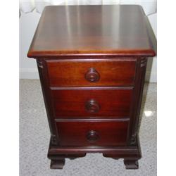 KLING MAHOGANY CHIPPENDALE STYLE NIGHT STAND