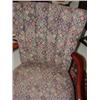 Image 3 : QUEEN ANNE STYLE UPHOLSTERED ARM CHAIR