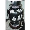 Image 2 : PORCELAIN TABLE LAMP DEC. WITH CLASSICAL FIGURES