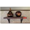 Image 1 : 2 Bracketed Wooden Shelf w/ 2 Glass Swirl Vases