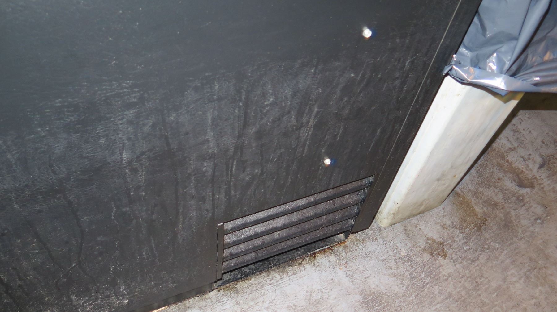 True Td 50 18 Horizontal 50 Bottle Beer Cooler Holds 396 12oz Bottles True Td 50 18 Horizontal 50 Bottle Beer Cooler Holds 396 12oz Bottles